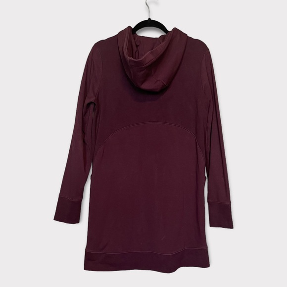 ATHLETA Triumph Sweatshirt Dress Size Medium Hooded Burgundy Purple Pockets - Picture 5 of 9